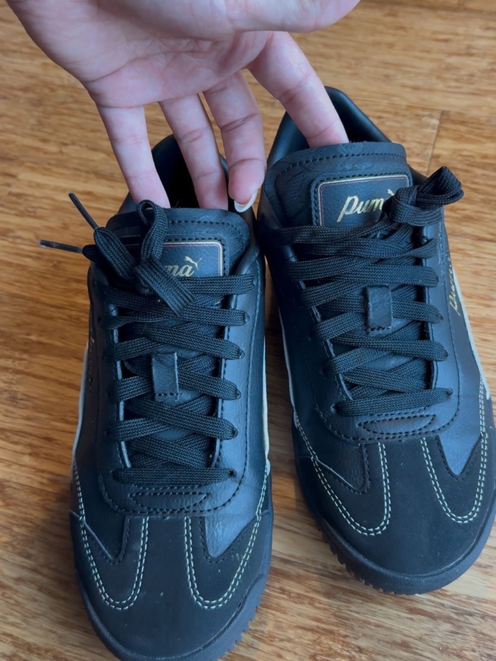 Puma woman’s Black Leather Sneakers with White Stripe - Picture 2 of 8